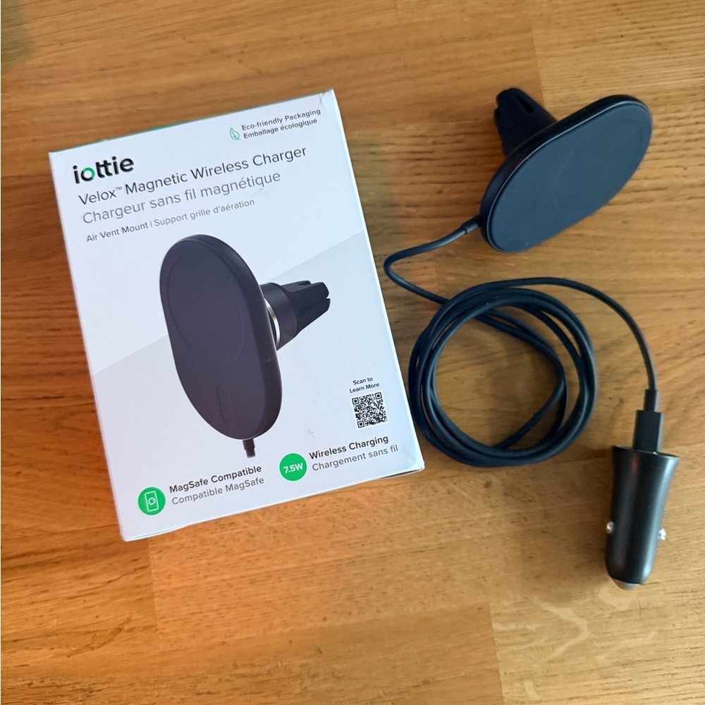 iOttie - Velox 7.5W Wireless Charging Air Vent Mount with MagSafe -Midnight Blue - Picture 4 of 10